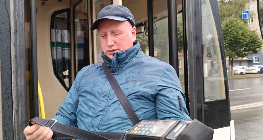Любимчиком чебоксарцев стал новый кондуктор троллейбуса: "Я бы ездила только с ним"