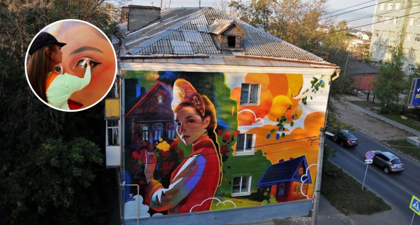 Девушка из Чебоксар разрисовала стену трехэтажки во Владимире