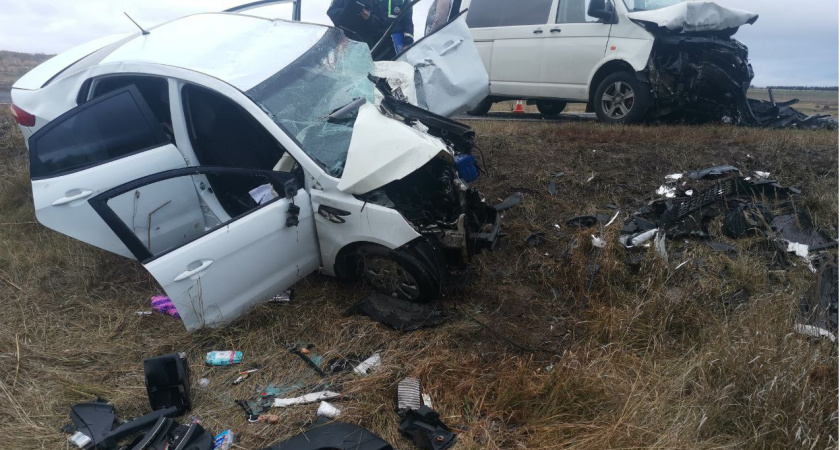 В Чувашии семь человек пострадали в ДТП Kia и Volkswagen Transporter