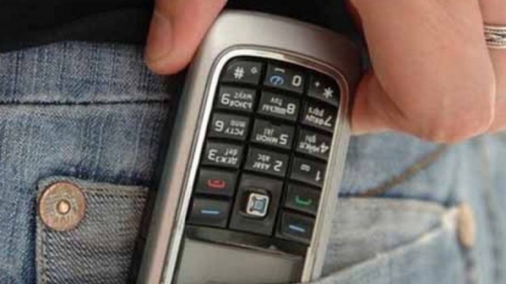 В Чебоксарах задержали молодого человека, который из магазина украл 5 сотовых телефонов