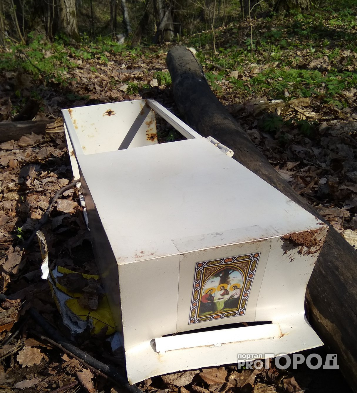 В Батыревском районе мужчина похитил из храма ящик для пожертвований, чтобы выпить