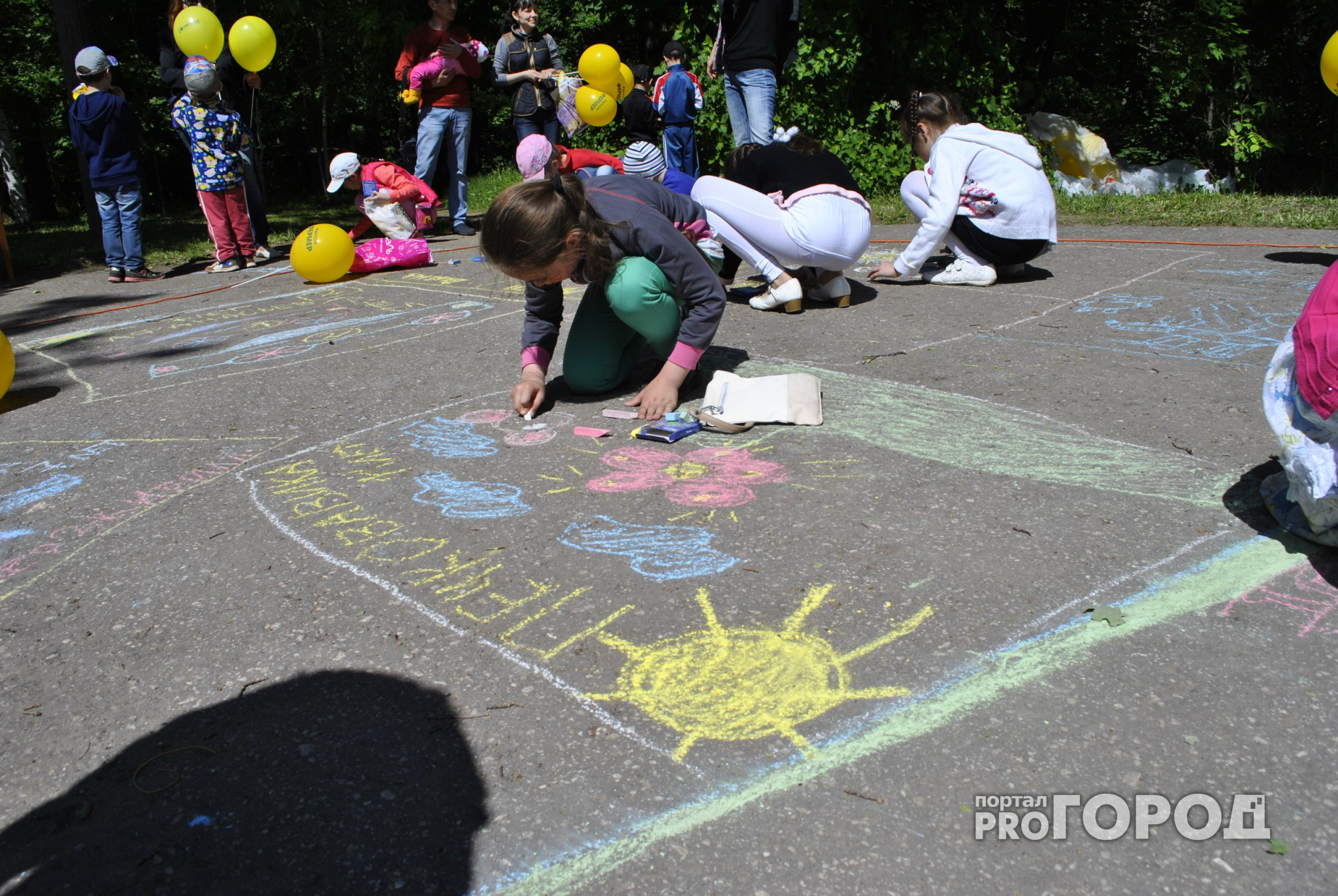 В Международный день защиты детей в Лакреевском лесу юных горожан ждет конкурс рисунков и подарки