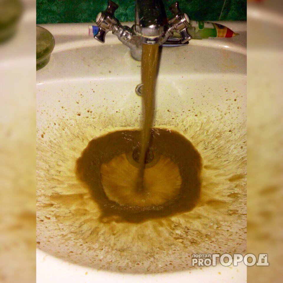 Жители Порецкого жалуются на воду из-под крана цвета "Кока-колы"