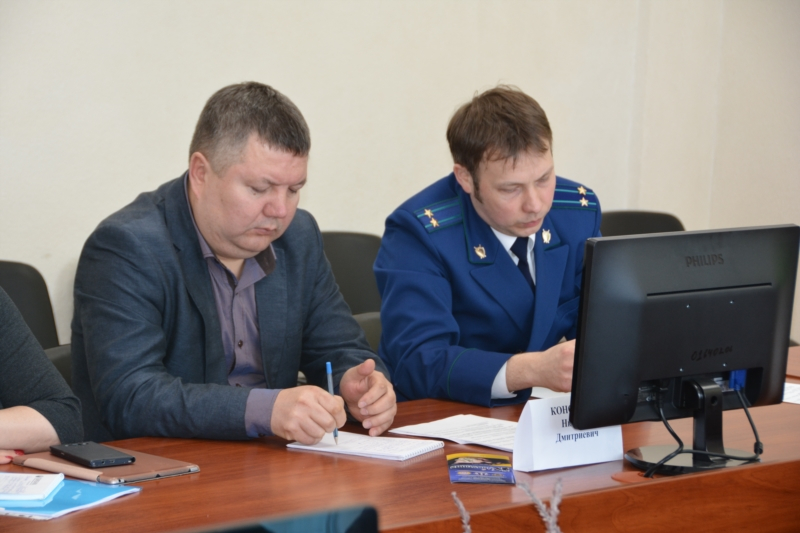 В Новочебоксарске прокуроры приглашают на встречу о невыплате зарплат