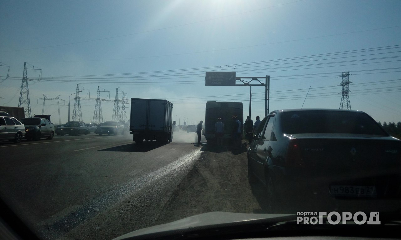 По дороге в Новочебоксарск загорелся автобус с рабочими