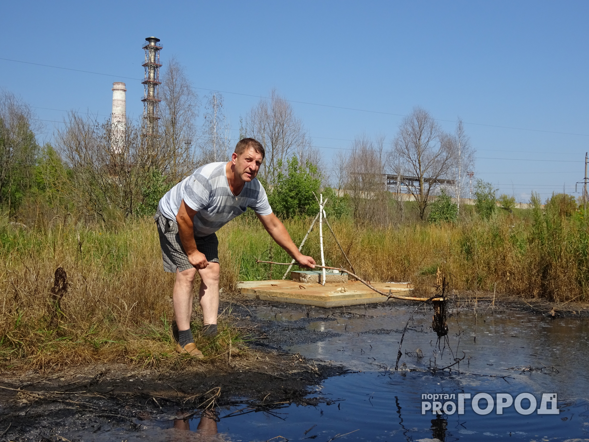 В Новочебоксарске появилось черное болото с запахом канализации
