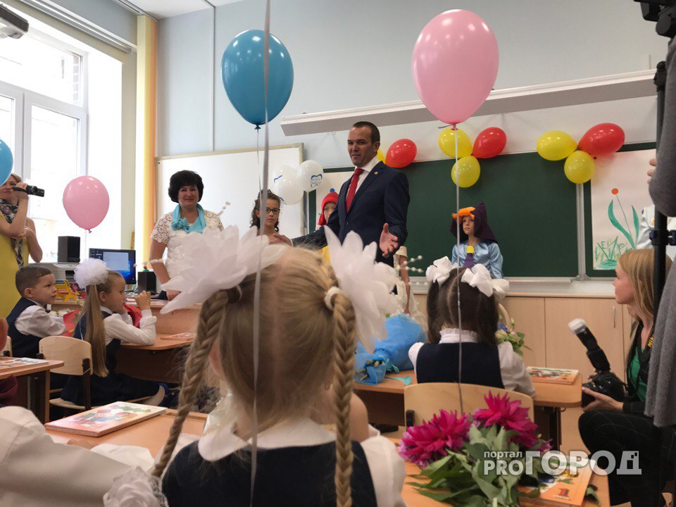 Игнатьев выделил денежные гранты пяти школам Чебоксар