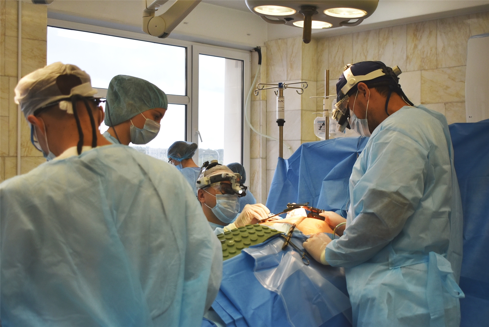 Более 20 лет чебоксарский хирург с "золотыми руками" спасает жизни пациентов