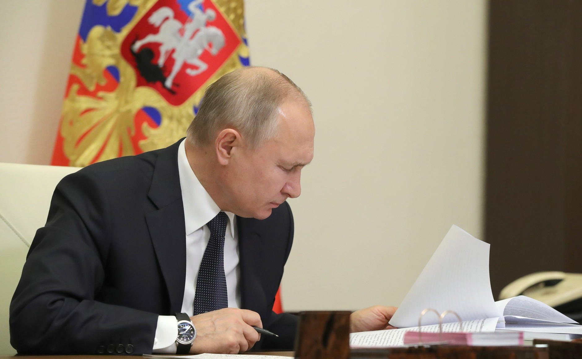 Путин изменил систему определения МРОТ и ее размер на 2021 год