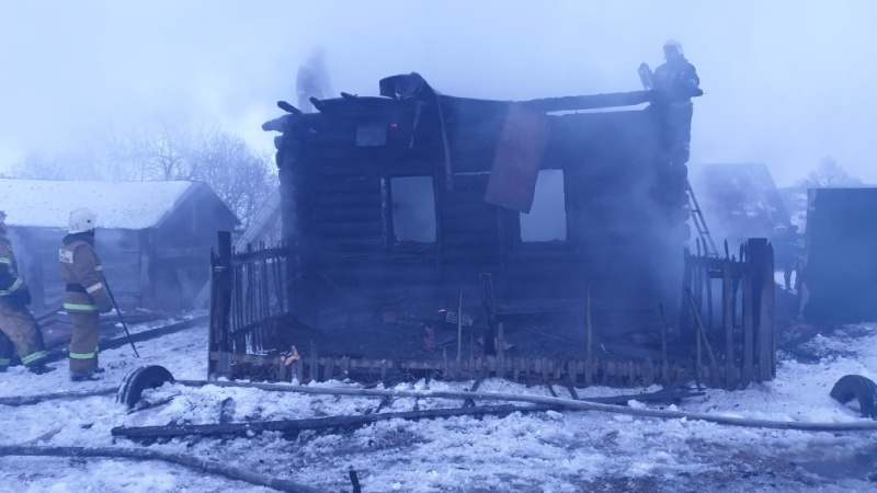 Шесть человек сгорели во время пожара в Урмарском районе: среди погибших есть дети
