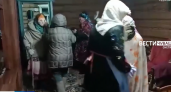 Жители Аликовского района колядовали и отпугивали злых духов