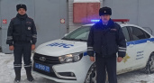 Полицейские спасли чебоксарскую семью, которая застряла во время маневра на УАЗе