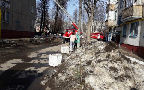 В Новочебоксарске загорелась пятиэтажка, людей эвакуировали