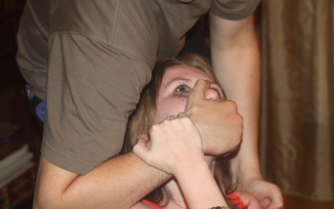 Чебоксарец получил наказание за то, что душил и едва не изнасиловал девушку