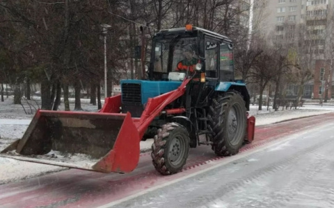 Техника в Чебоксарах вышла на борьбу со снегопадом