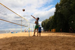 В Чебоксарах в праздничные дни проходит фестиваль пляжных видов спорта