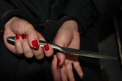 В Чувашии нашли тело мужчины с ножевым ранением: подозревается его жена
