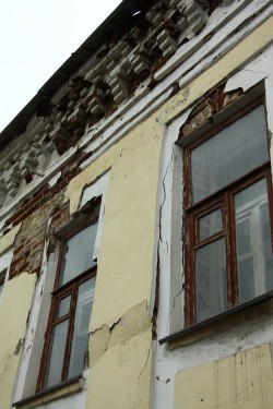 В Новочебоксарске дом пошел трещинами: обвинили управляющую компанию