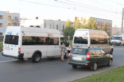 В Чебоксарах двое водителей маршрутки не поделили дорогу и устроили баттл