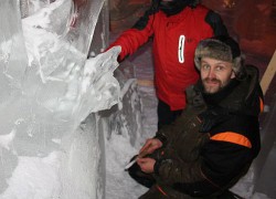 Мастер из Чебоксар: «Ледяные скульптуры делаем по 15 часов в день»