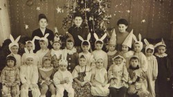 Фотографии жителей Чувашии с новогодних маскарадов 15-летней давности