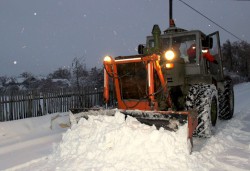 В Чувашии всю ночь 450 единиц техники расчищали дороги от снега