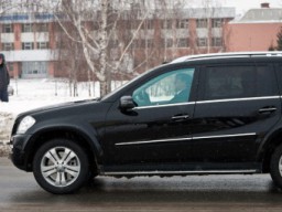 Автомобили кортежа Дмитрия Медведева доставили в Чебоксары самолетом