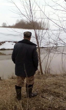 В Чувашии пропавшего мальчика на реке спасатели ищут на трех лодках