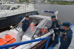 В Чебоксарах проверили готовность спасательных судов к летнему сезону