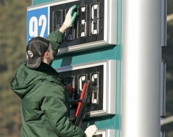 В Чувашии за месяц цена на бензин взлетела на 80 копеек