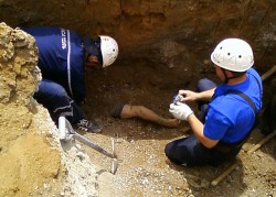В Чебоксарах коллеги успели выкопать пьяного слесаря из обвалившейся траншеи