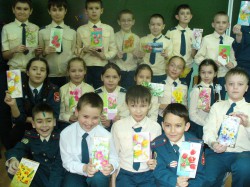 Чебоксарские кадеты собрали открытки для женщин Донбасса