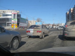 Фотодайджест: в Чебоксарах машины моют наполовину, а в магазинах принимают соленые огурцы