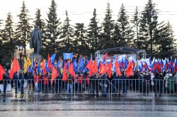 В Чебоксарах на празднование годовщины присоединения Крыма собралось более тысячи человек