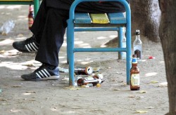В Чебоксарах пьяный подросток на детской площадке избил и ограбил мужчину за замечание