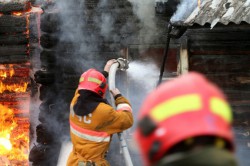 Полиция Чувашии устанавливает личности трех человек, сгоревших в пожаре