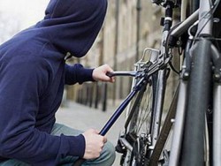 В Чебоксарах мужчина похитил подростковый велосипед