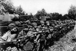 Советское информбюро 5 мая 1945 года: наши войска преследуют фашистов