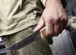 В Новочебоксарске пьяный мужчина изрезал кухонным ножом родного брата