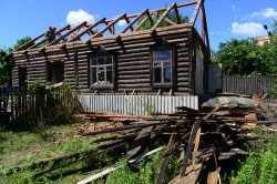 В Заволжье начали сносить аварийные дома