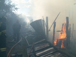 В Чувашии за сутки ярким пламенем вспыхнули два дома