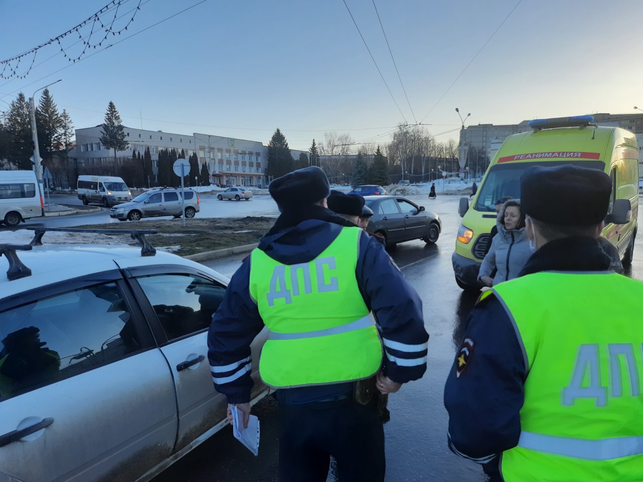 Сбили пешехода в Новочебоксарске сегодня. 13 Ноября 2021 Чебоксары сбили пешехода. Наезд на пешеходов в Чурачиках 30.04.2020.