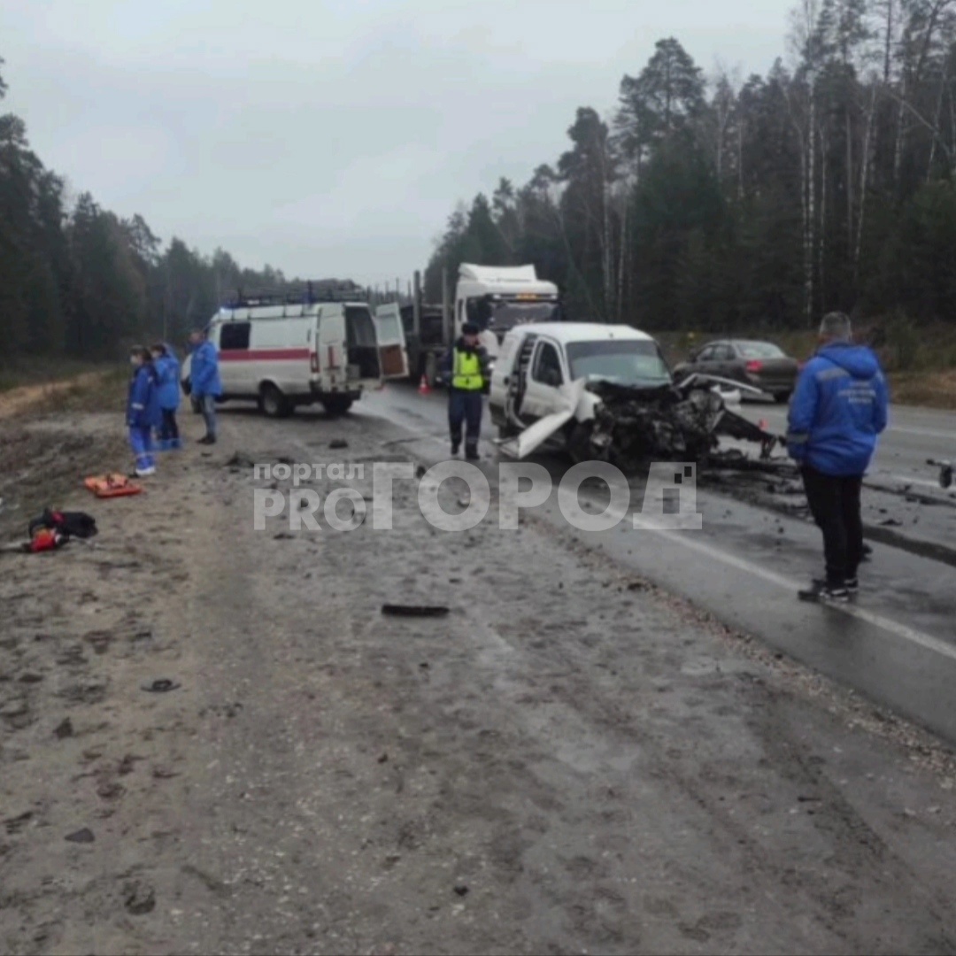 В Заволжье в столкновении Lada Kalina и микроавтобуса погиб человек