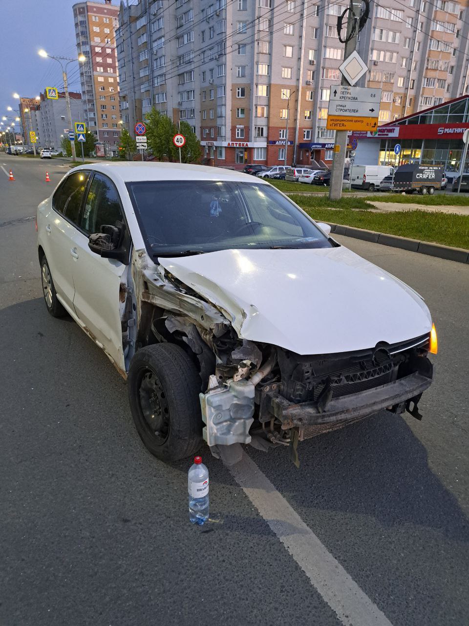 В Чебоксарах таксистка выехала со двора и устроила смертельное ДТП