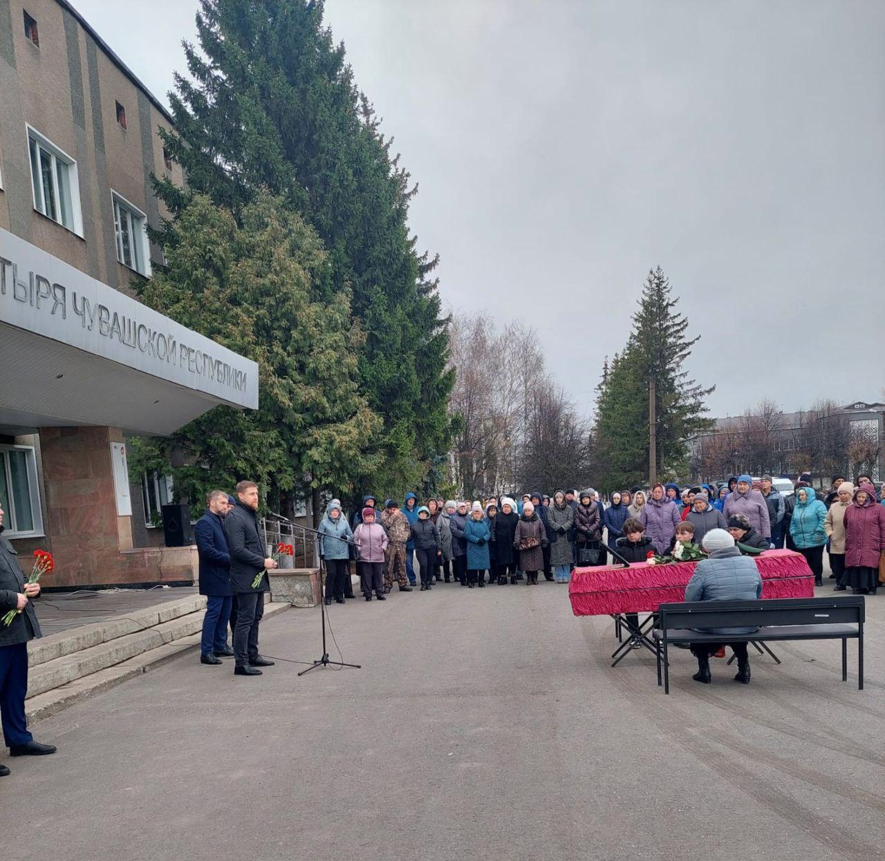 В Алатыре проводили в последний путь отца двоих детей, погибшего на СВО