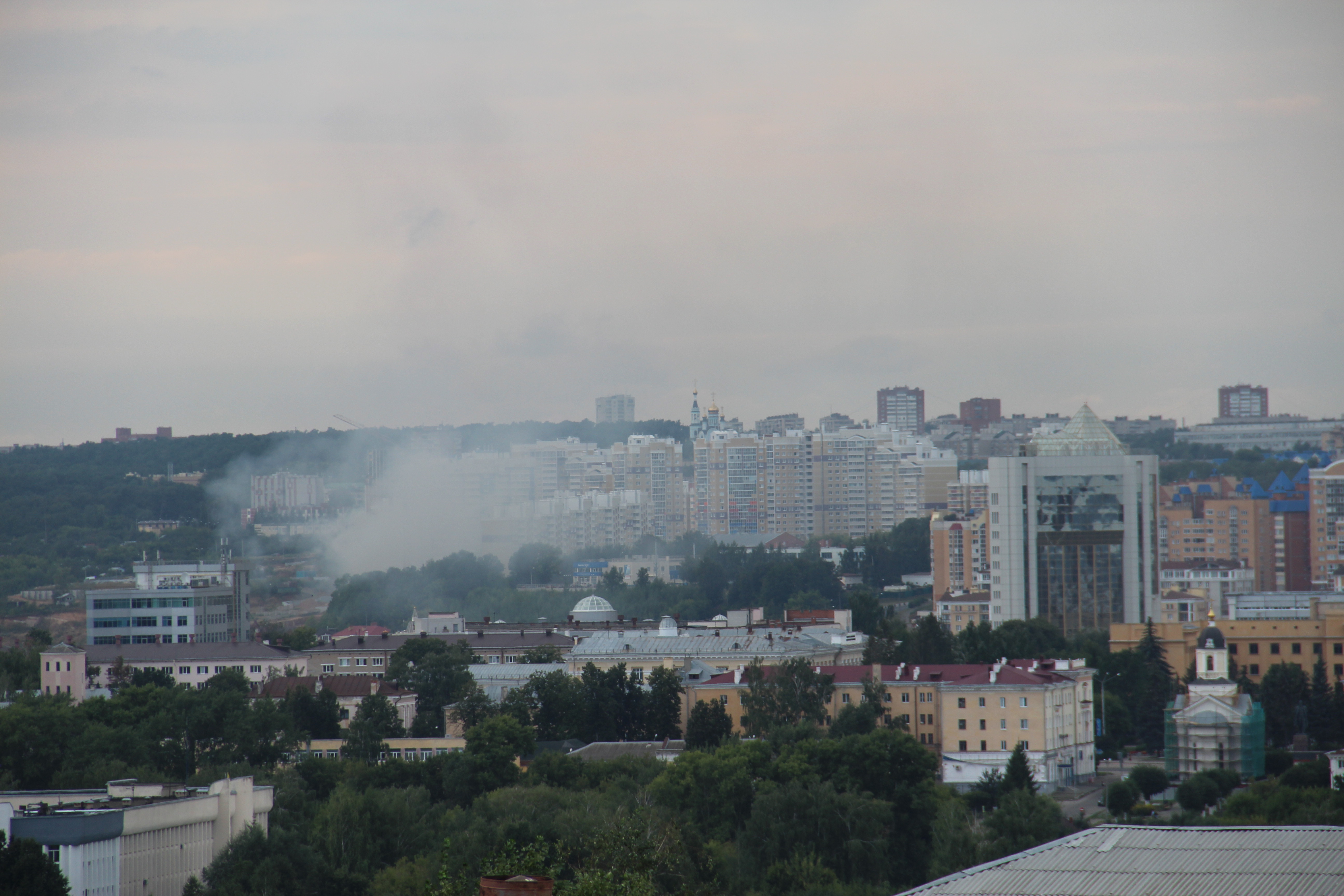 Загорелся дом в районе 