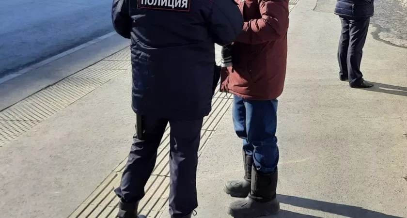 Фото к статье: В Чебоксарах сотрудники патрульной службы нашли пропавшего мужчину