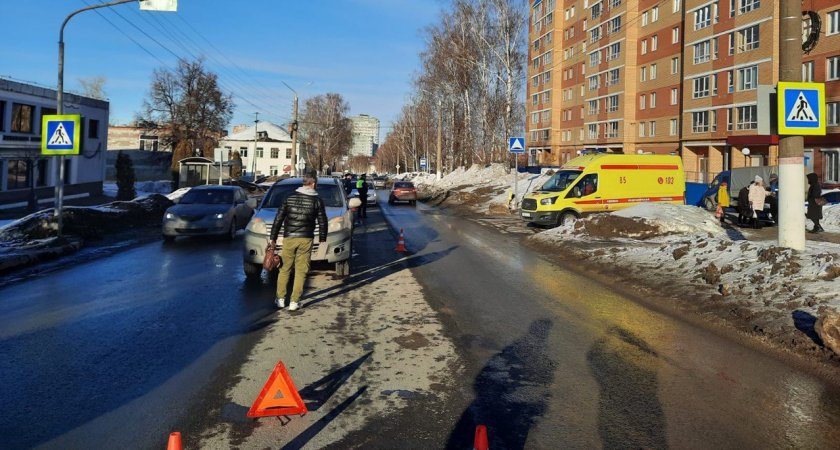 В Чебоксарах внедорожник сбил 10-летнего мальчика, который шел из школы