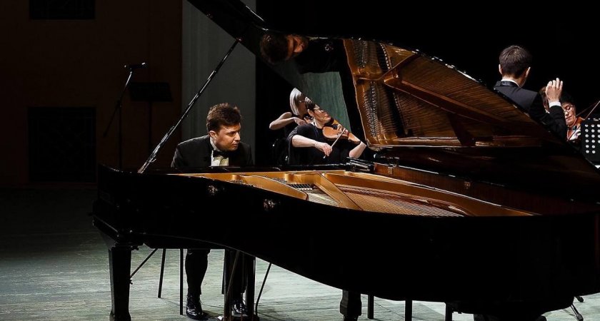 В Чебоксарах пианист Евгений Брахман исполнит известные классические произведения 