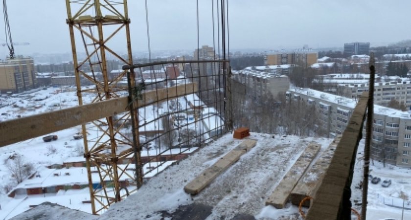 В Чебоксарах строитель сорвался с 15 этажа: завели уголовное дело    